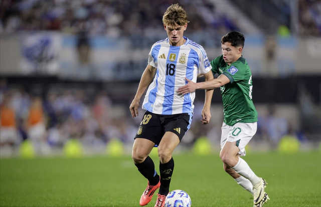 场上拼抢篮 场上拼抢篮