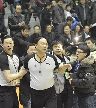 德州扑克新手输在参与太多（德州扑克新手常败在出手太频繁）